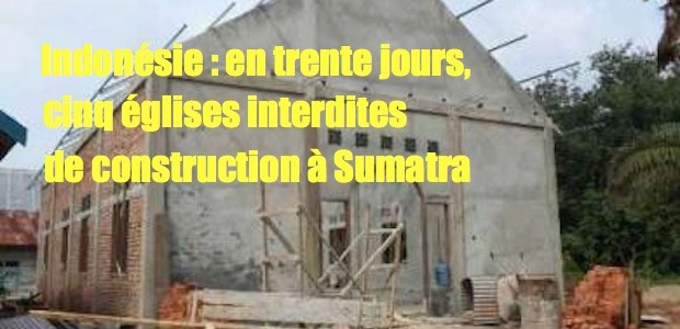 Indonésie: menaces d'attentats antichrétiens pour Noel INDONESIA_-_chiesa_costruzione-620x300